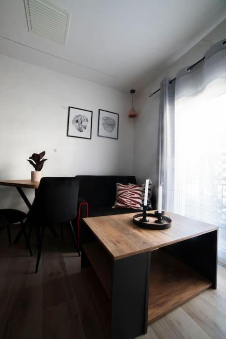 Coloris Rubrum Room Thessaloniki Exterior photo